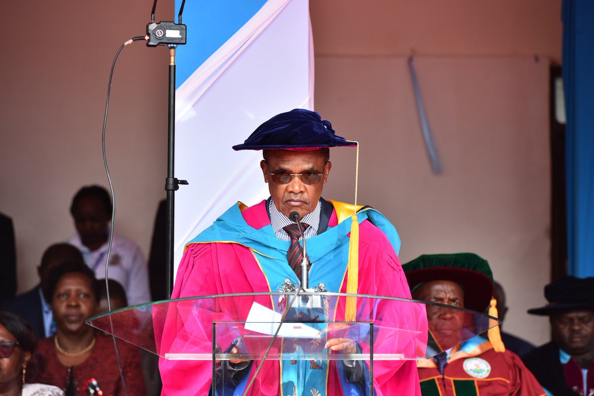Littu_lady's tweet image. You&apos;ve earned your degree. You&apos;ve earned your place at the table!~prof Amukowa Anangwe.
#SINIUON 
#UON70THGRADUATION 
#ClassOf2023