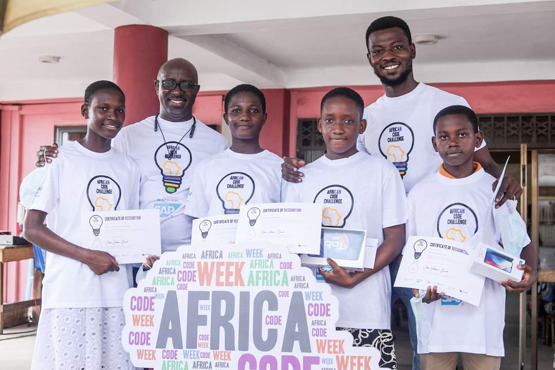 Foundation_DO's tweet image. The deadline for submission of entries for the AfriCAN Code Challenge is this coming Monday! 

Visit dreamoval.org/the-african-co… to learn more.

#AfriCANCodeChallenge #AfricaCodeWeek #ThisIsMyAfrica #Tech #Coding