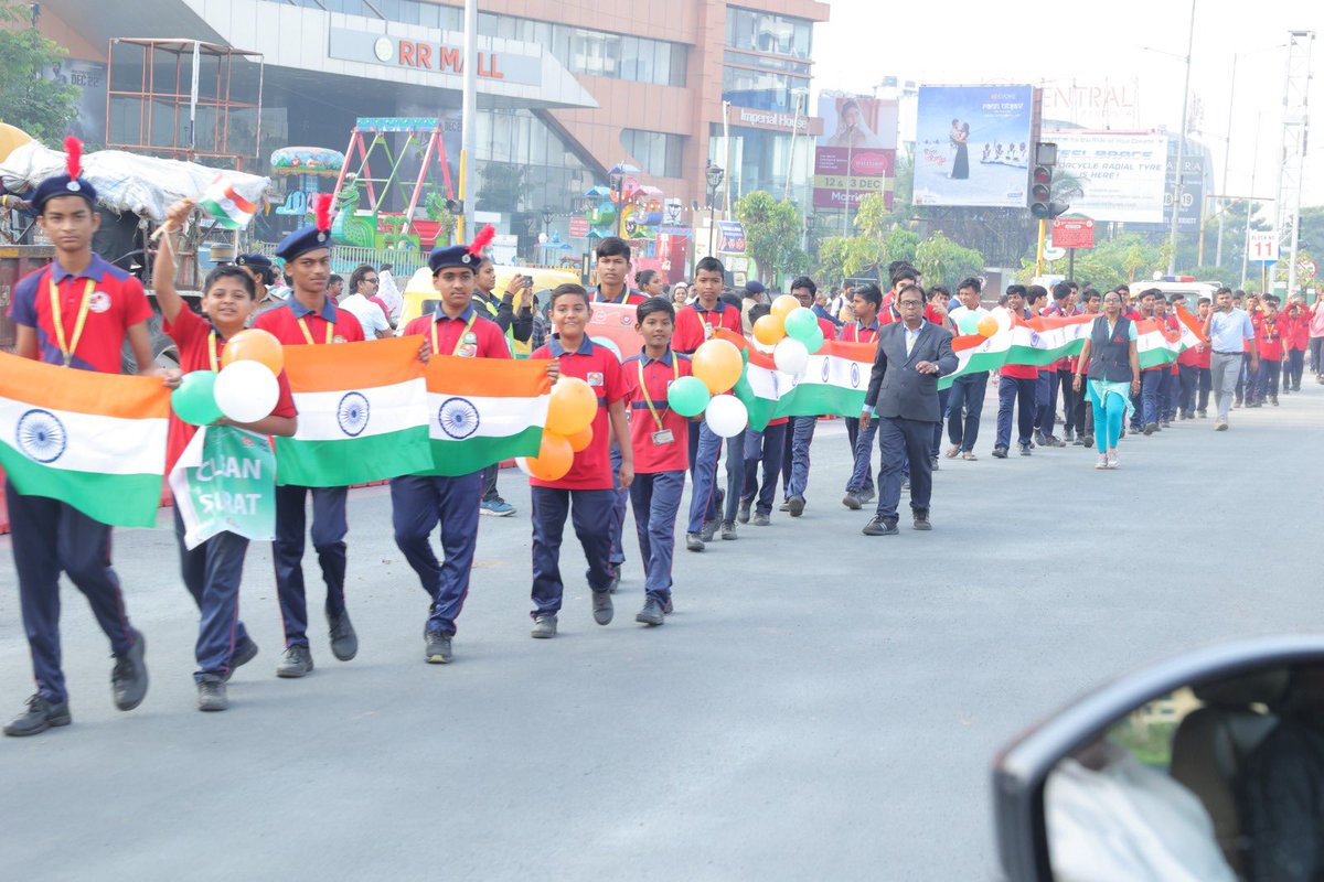 Students form 15 km-long human chain in Surat