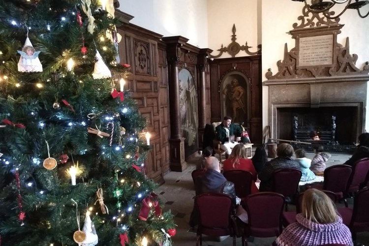 This coming Sunday 17 December we have our last event of the year, Christmas Tales from the Court of King Arthur, and we still have some tickets available! This does mean that the opening hours to visit and explore the Hall that day will end at 3.00pm, before the event starts.