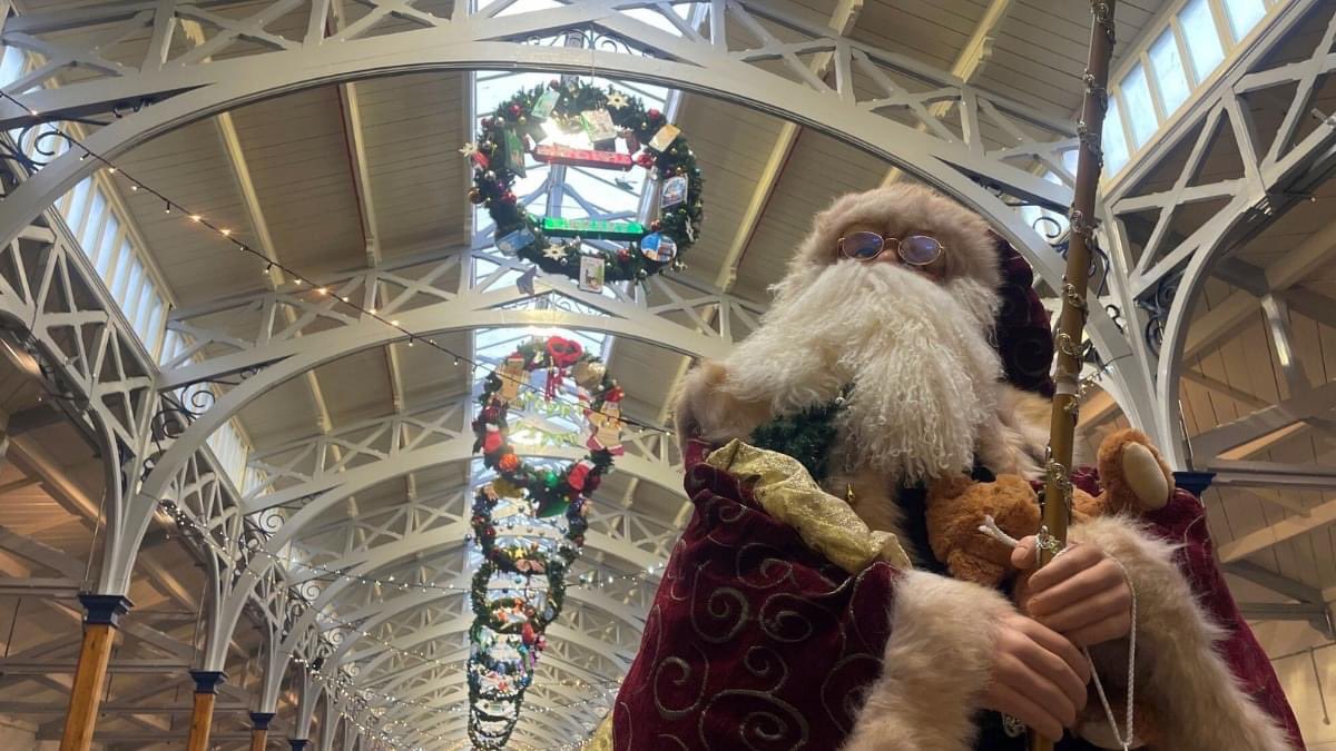 The Barnstaple Pannier Market extends a warm invitation to the community, encouraging everyone to seize the opportunity to be part of a series of extraordinary events over the festive period. 

Full story: northdevon.gov.uk/news/2023/mark…