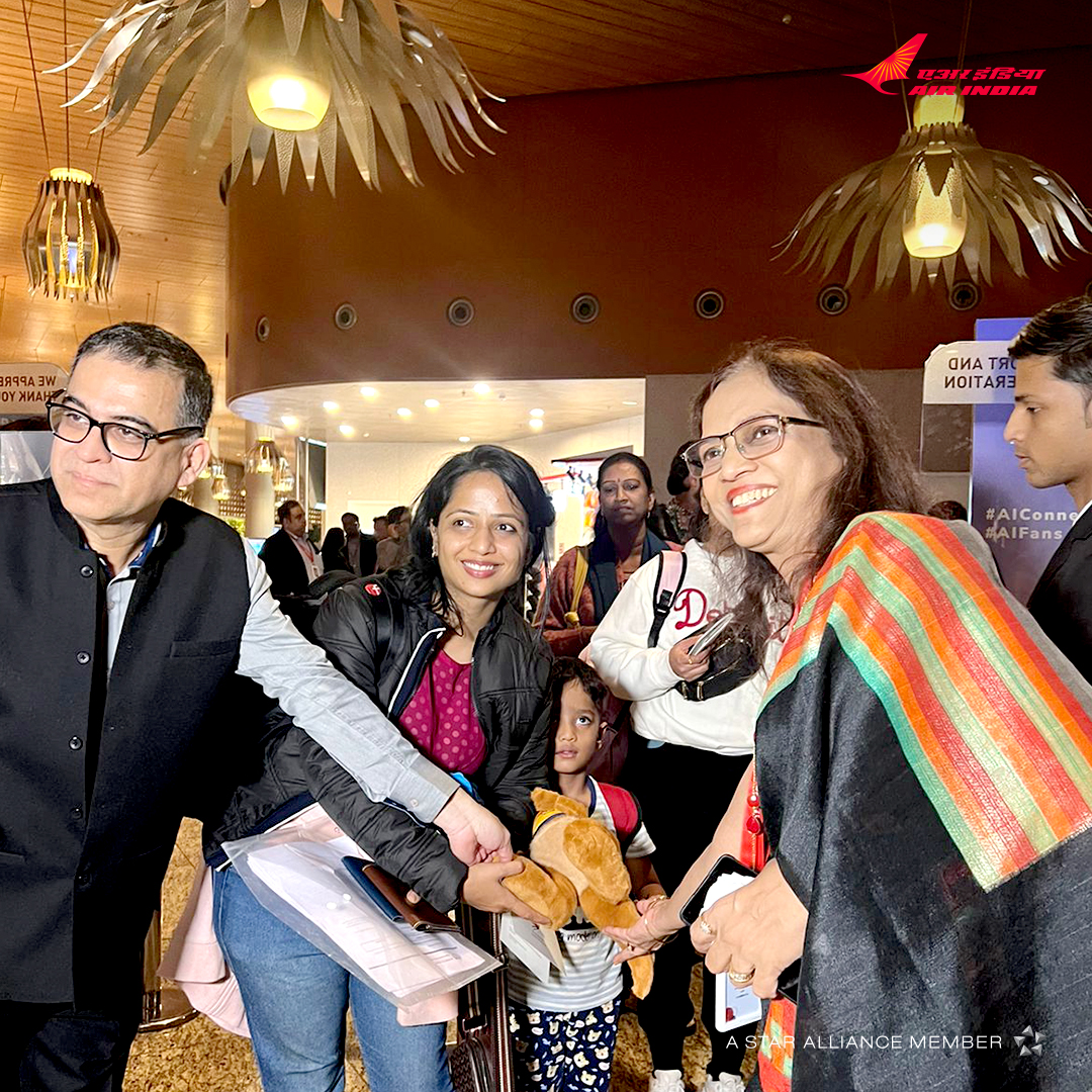 Celebrations galore at @CSMIA_Official!
As we mark a significant milestone – the inauguration of the first-ever non-stop flight between Mumbai and Melbourne.

#FlyAI #AirIndia #NonStopFlights #NonStopExperiences #InauguralFlight