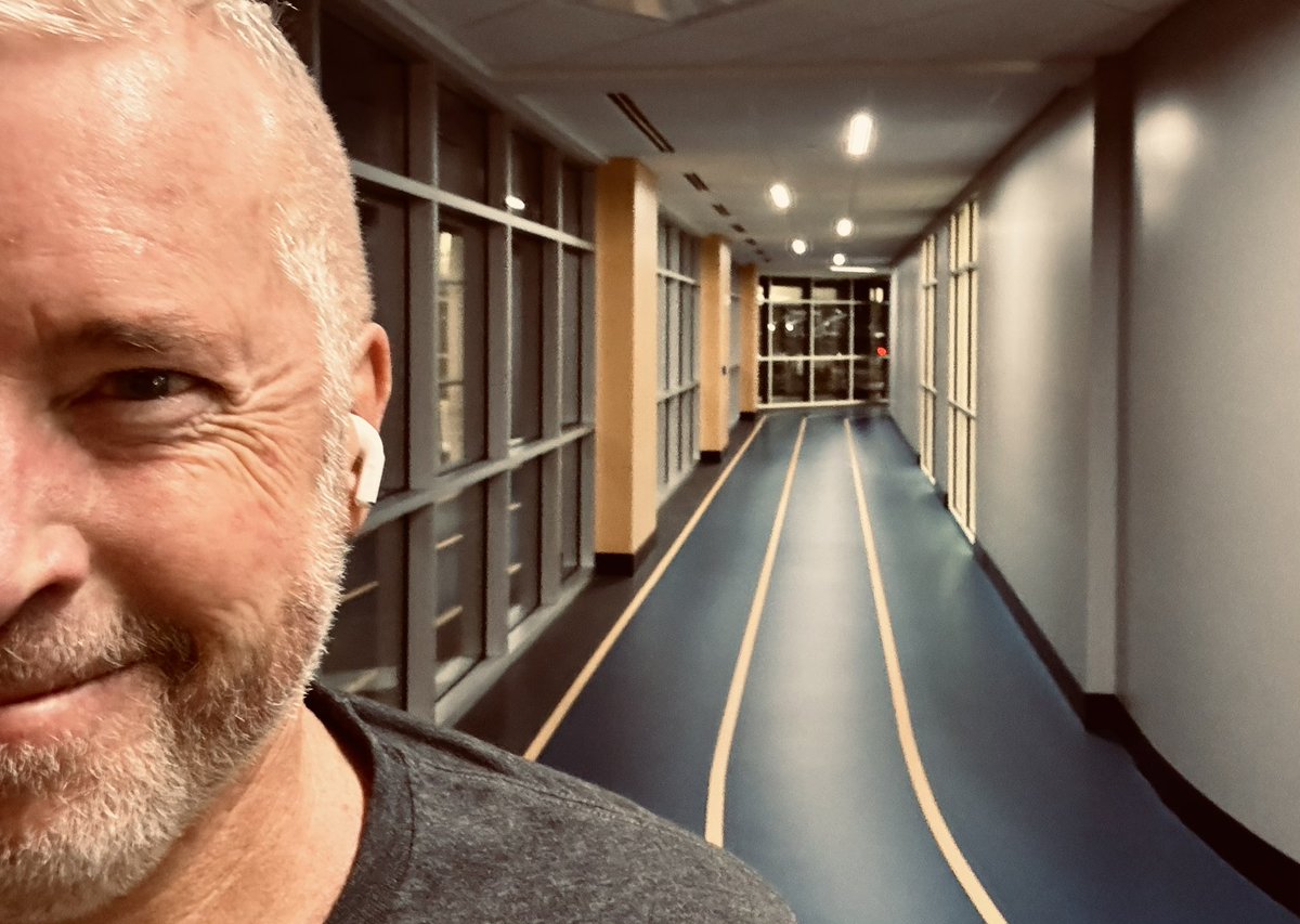 Holland’s Mayor Nathan Bocks tweet media