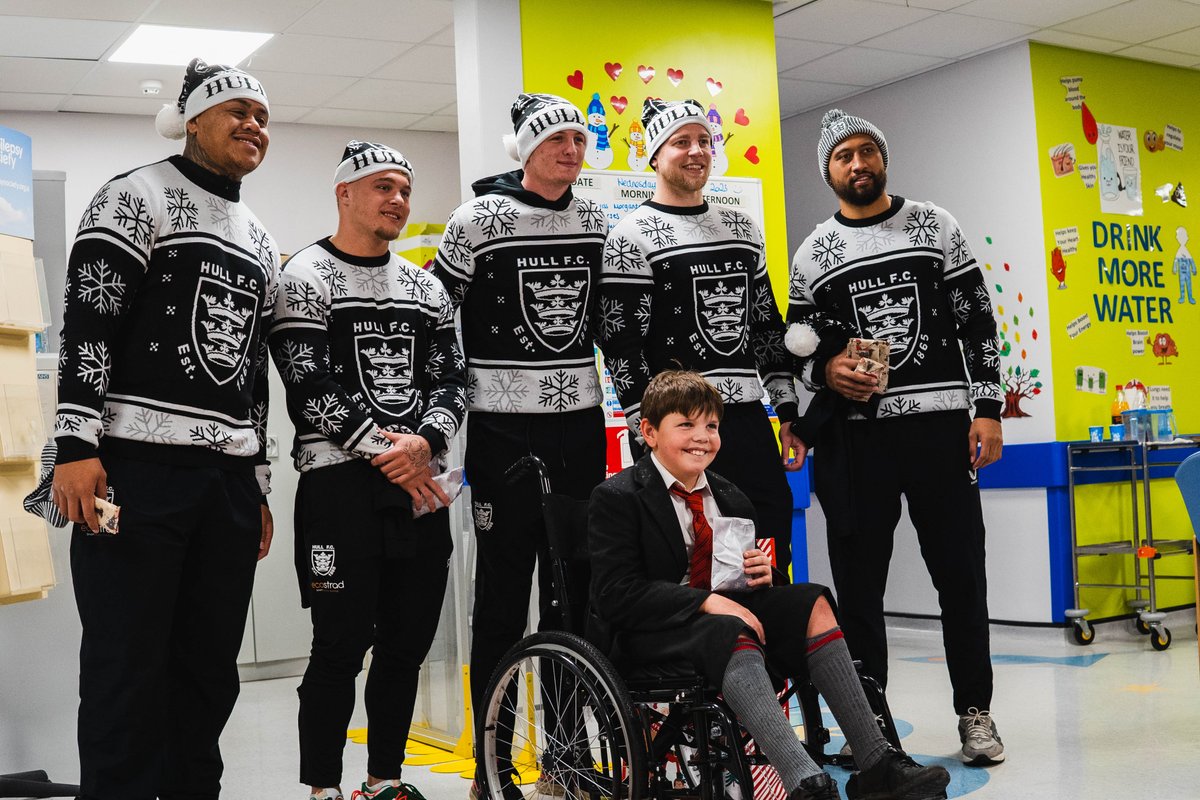 Spreading warmth and joy this festive season ❤️

⚫️⚪️ #COYH | <a href="/ecostrad/">ecostrad</a>