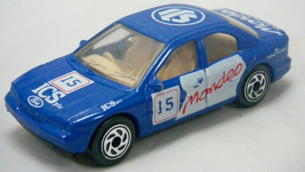 A reminder that Matchbox (sort of) made a BTCC Ford Mondeo in the 90s.