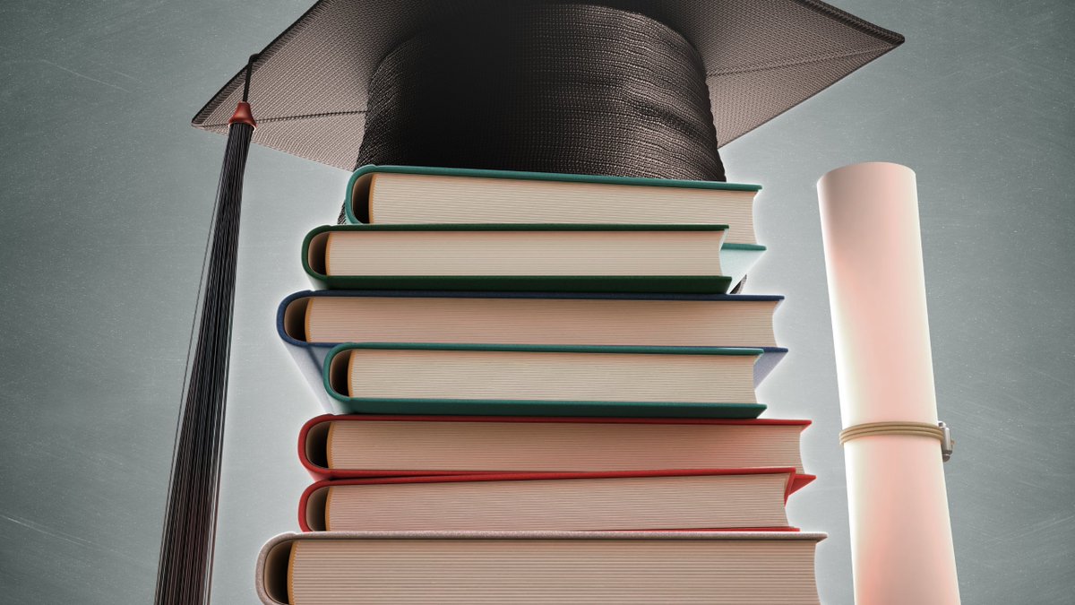 🎓Francesc Pedró, Director of UNESCO IESALC, approaches the transformation of higher education by analyzing emerging trends. After the pandemic, HE has proven to be more prone to the continuity of its essential elements than to radical changes. 👁‍🗨bk58.short.gy/zYRzMO