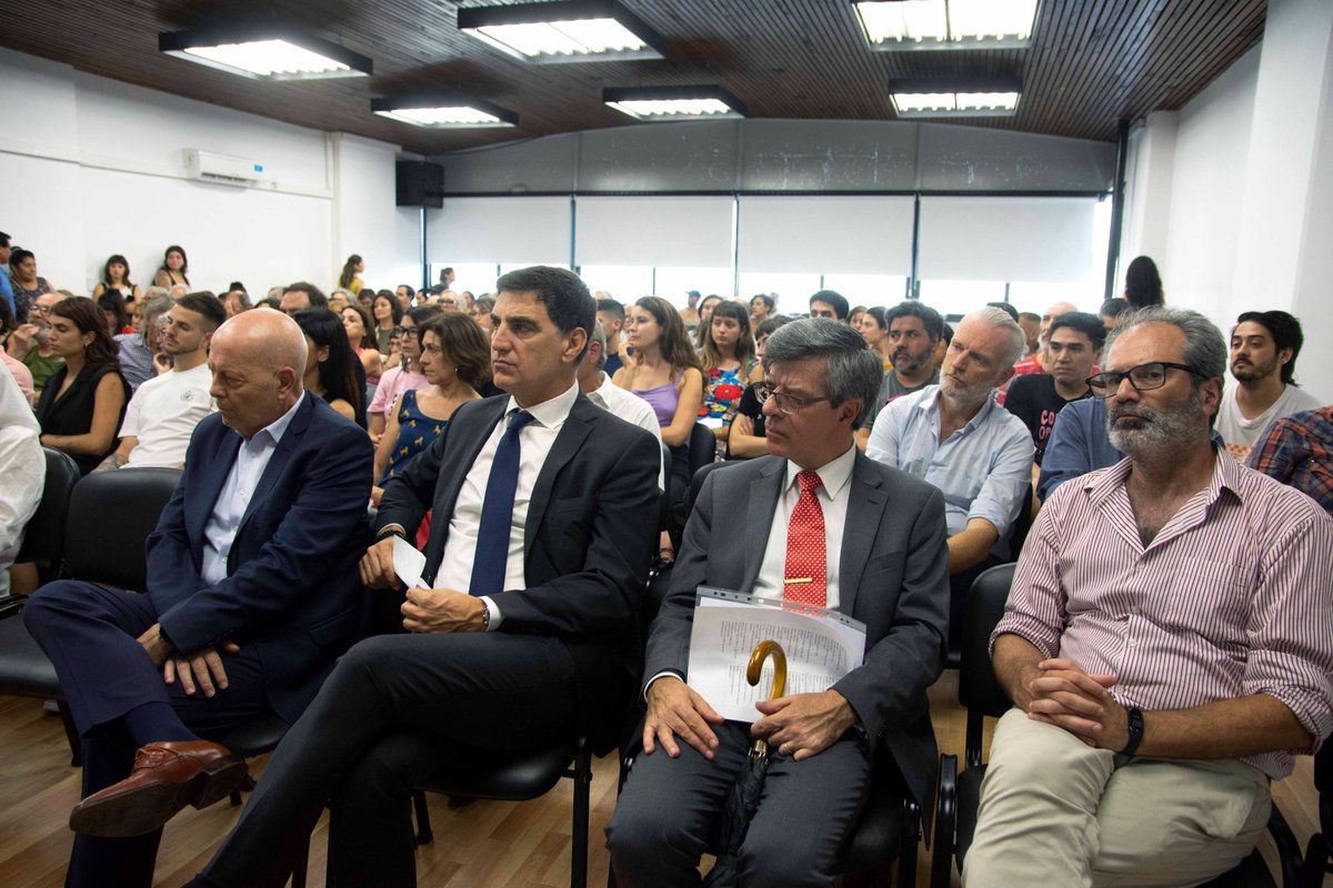 El presidente <a href="/MLopezArmengol/">Martín López Armengol</a> encabezó junto a la secretaria de <a href="/DdhhUnlp/">Secretaría de Derechos Humanos UNLP</a> Verónica Cruz el acto de entrega del reconocimiento Adriana Calvo a personas y organizaciones que realizaron aportes destacados en políticas de DDHH unlp.edu.ar/institucional/…