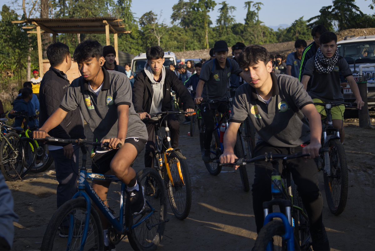 Pedalling for a cause! Flagged off 29-km long Pedal Clean Champion Green, MTB Dambuk, at Bizari in which 158 cyclists 🚴 are participating. The event was also attended by Chief Secretary Shri Dharmendra, Secretary, Sports, Shri Abu Tayeng, Director, Youth Affairs, Shri Ramesh…