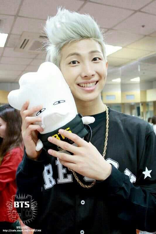 introlea's tweet photo. for the collectors, plushy lovers and originals out there, who knew that before bt21 was a thing, we had different kind of dolls: https://t.co/4CuNVvqWwf