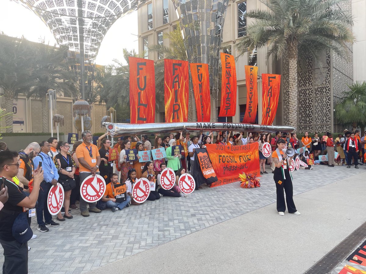 saidykhan08's tweet image. Great work ⁦⁦@COP28_UAE⁩ you ⁦@CANIntl⁩ and Allie’s: Viva to #LossAndDamage Fund establishment, #CaseFire push and mention of #FossilFuelsPhaseOut which is not enough.The struggle continues ensure that rich nations to deliver on finance, justice and equity✊🏿