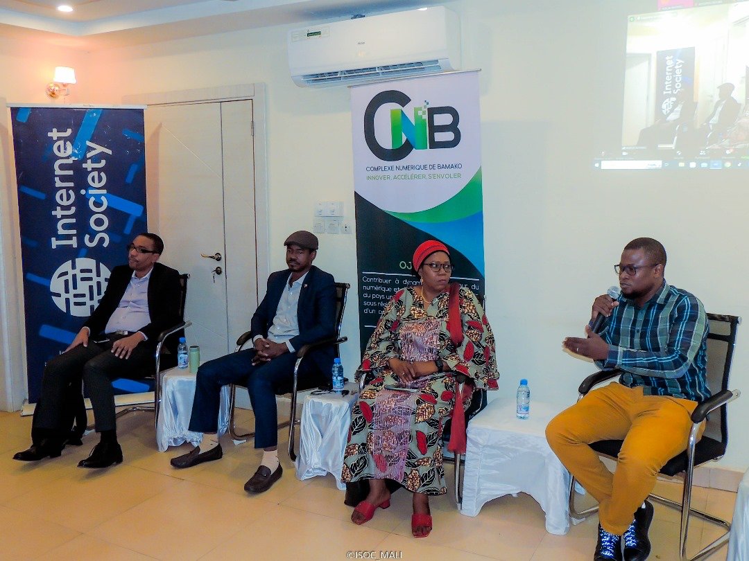 Après la cérémonie d'ouverture du #Symposium #TIC #Afrique 2023, se sont enchainés Tables rondes, panels etc.... dont celui de #Bko organisé par #CAPDAMALI, <a href="/isocml/">ISOC MALI, le chapitre malien d'Internet Society</a>, le <a href="/technopolemali/">Complexe Numérique de Bamako</a> et #ISERVMALI.
Un public passionné a fait le déplacement au Hub de Bamako pour y prendre part.