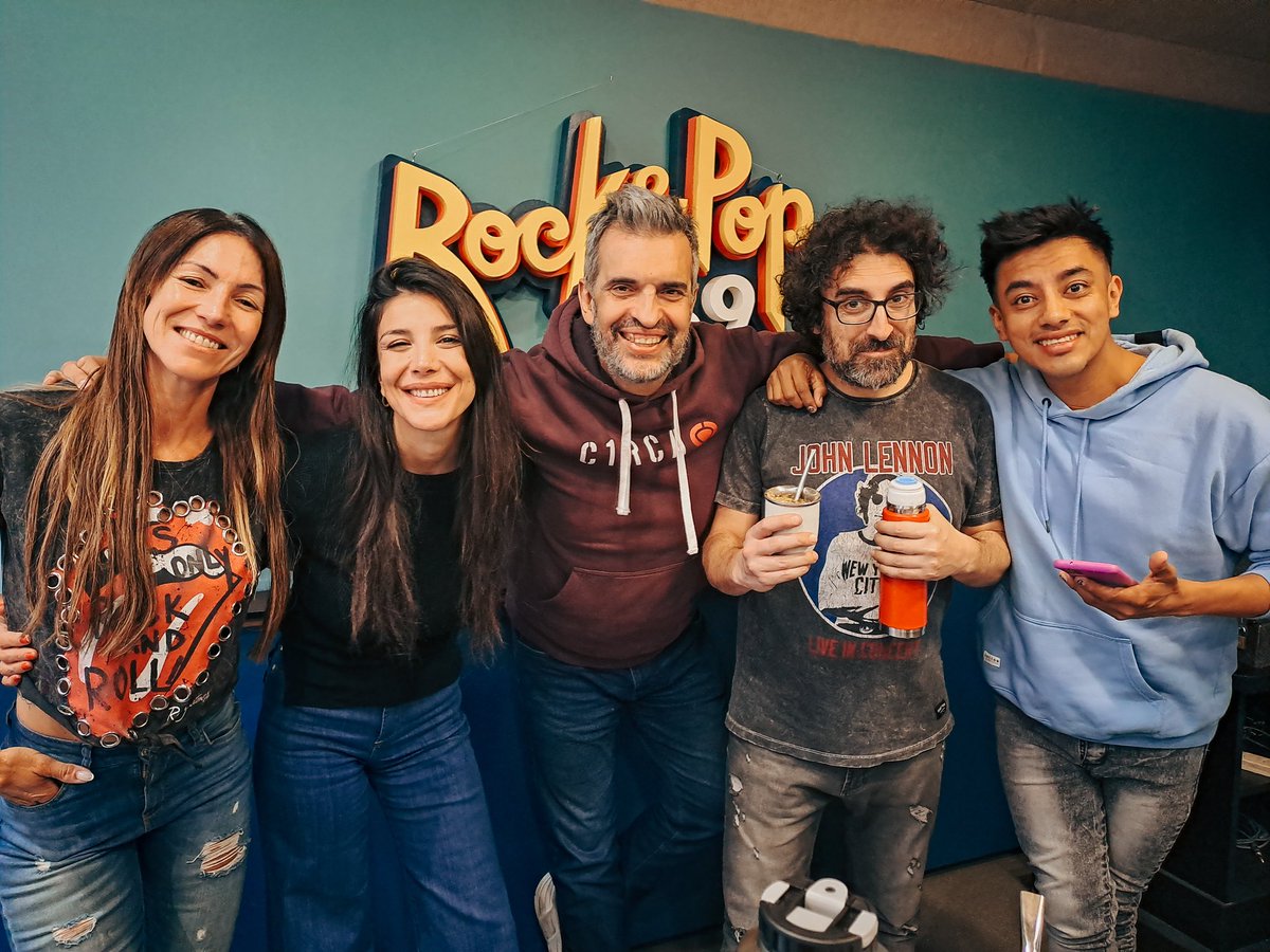 fmrockandpop's tweet photo. V I E R N E S en #QuiénPagaFiesta
👉Terminá la semana con Martín, @MaguiAicega, @_GabyAcosta, @andrearincontop y @fedeflowersok 😍
¡Mirá #QPLF en vivo!
https://t.co/NzimXBK9xN https://t.co/8tDUxw7gA5
