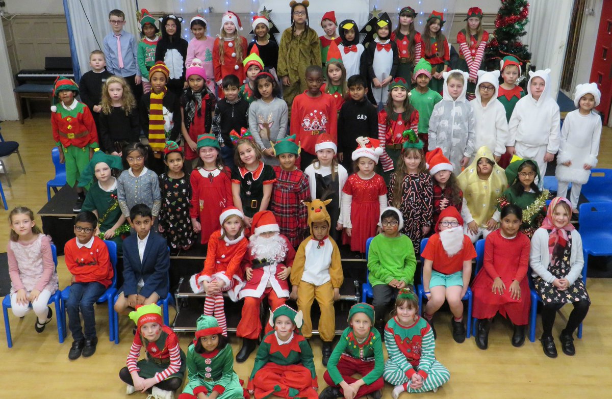 We hope everyone thoroughly enjoyed Year 3 production last night of 'Christmas with the Krackers!'  It was a spectacular production with the children displaying amazing talents in singing, talking and acting.  Thank you to everyone who came along - it was a most memorable night.