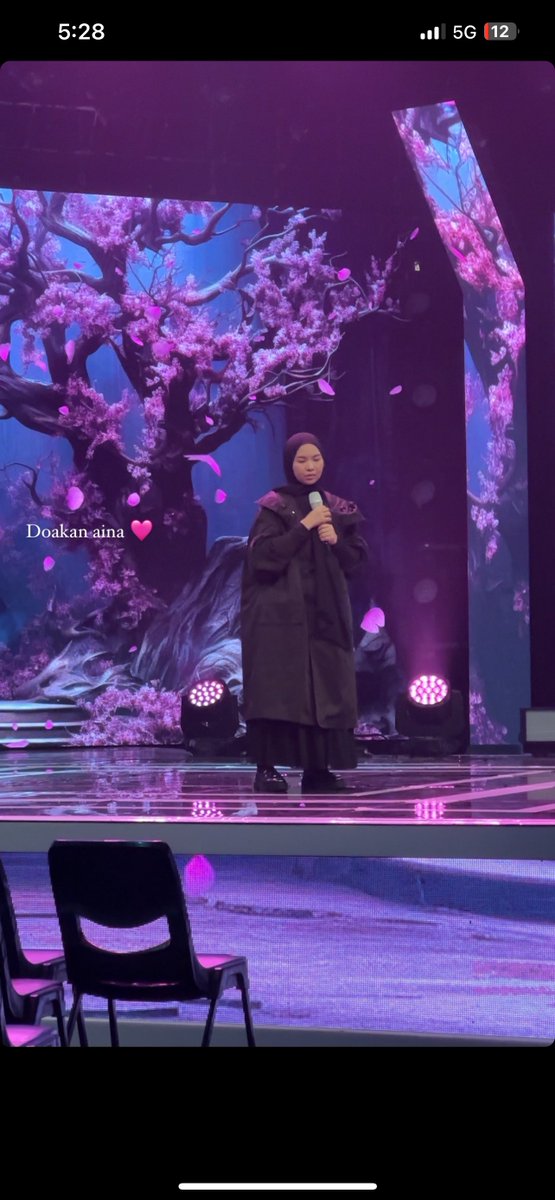 wakisninselamat's tweet photo. Nurul Aina 

Vs

Aina Abdul 

😂😂😂 https://t.co/ICe2GAaZgW