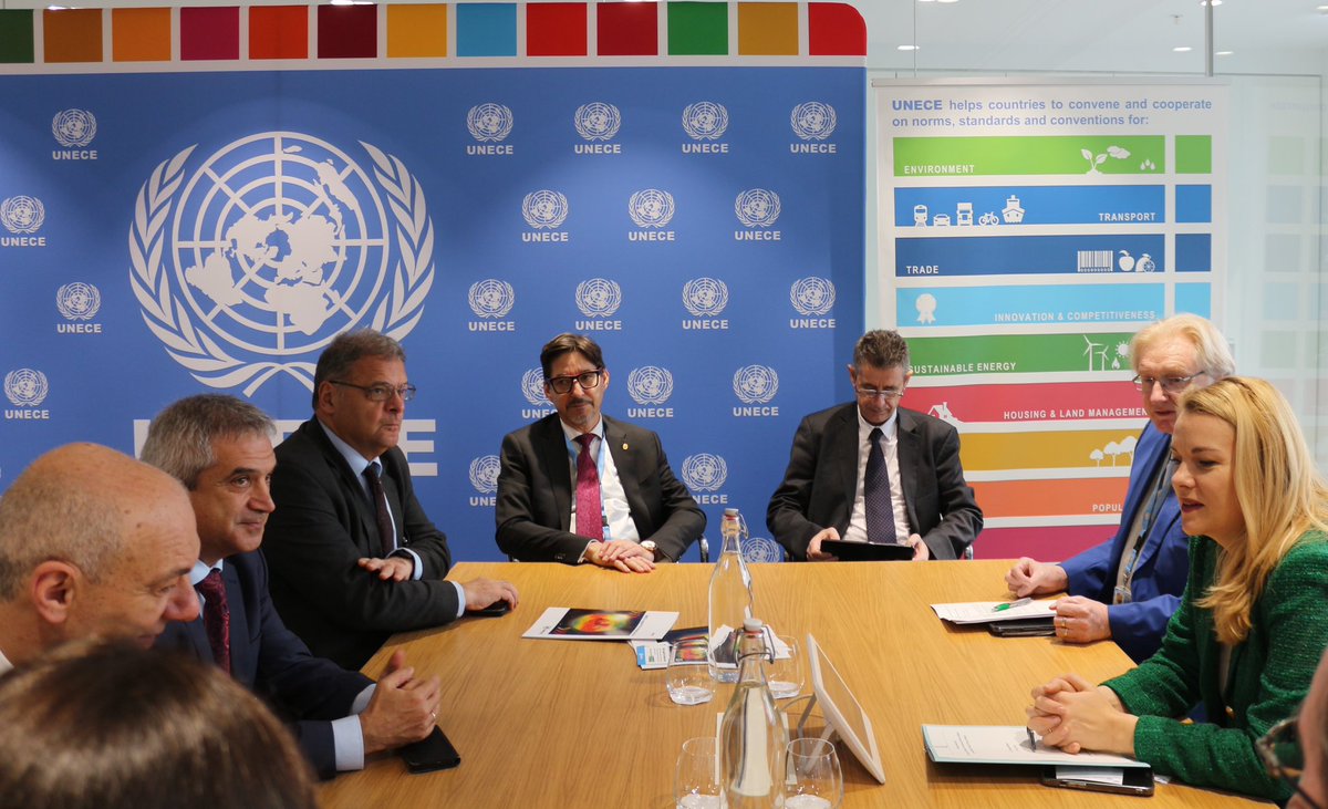 Good discussion in the margins of #Espoo w/ 🇧🇬 Ministers of #Environment @julianpopov & #Energy Rumen Radev about #Bulgaria’s contributions & activities under @UNECE environmental conventions, which are crucial for promoting #SDGs, enhancing environmental governance in the region