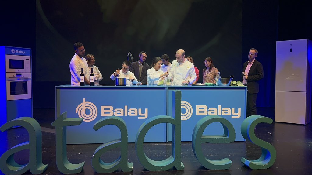 Tenemos que agradecer su compromiso, su buen hacer y su colaboración a @Balay_es 💚 La VIII Gala Benéfica del #ClubInclucina no podía celebrarse sin vosotros 🧑🏼‍🍳😍 ¡GRACIAS!