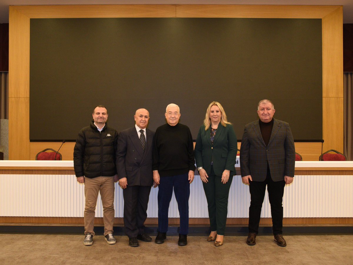 YAKIŞAN BAŞKANDAN İSTESOB BAŞKANI FAİK YILMAZ'A ZİYARET

Ak Parti Bakırköy Belediye Başkan Aday Adayı Neslihan Yakışan İstanbul Esnaf ve Sanatkarlar Odaları Birliği (İSTESOB) Başkanı Faik Yılmaz'ı makamında ziyaret etti.

<a href="/_FAIKYILMAZ/">Faik YILMAZ</a> 
<a href="/Akparti/">AK Parti</a> 

#yenidenistanbul