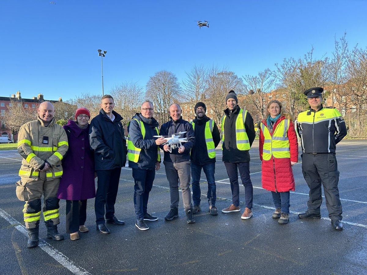 The Irish Aviation Authority, An Garda Síochána and @DubCityCouncil launched the ‘Drone Safely This Christmas’ Campaign.🚁🎄 We were delighted to take part in this great initiative supporting safe drone operations. On the day DCC was represented by Trevor Hunt from…