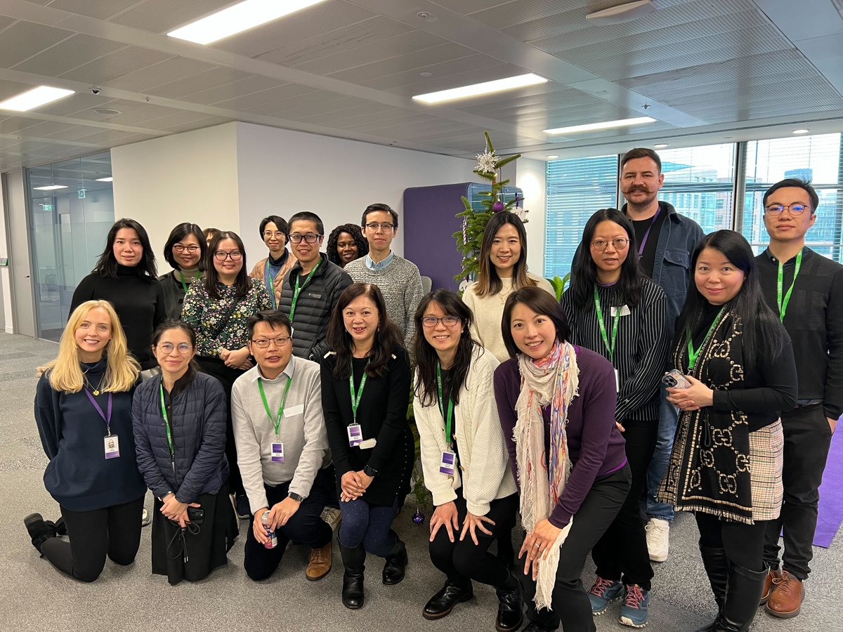 Last week on International Volunteer Day, we hosted a group of professionals from @Renaisi, a social enterprise who support refugees to restart their careers in the UK. The morning was spent learning about interview technique, holding mock interviews, networking, and more.