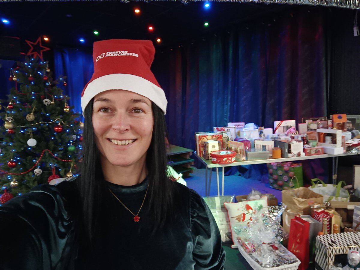 Irlam &amp; Cadishead Healthy Heart Club Christmas Party at Irlam Steel Club. prizes donated by members, wine by Kingsland Drinks. 120 members attending, entertainment by Terry Kelly, buffet provided by Angie.
Thank you Forever Manchester for grant <a href="/4EVERManchester/">Forever Manchester</a>   <a href="/Salford_HeartC/">Salford Heart Care</a>