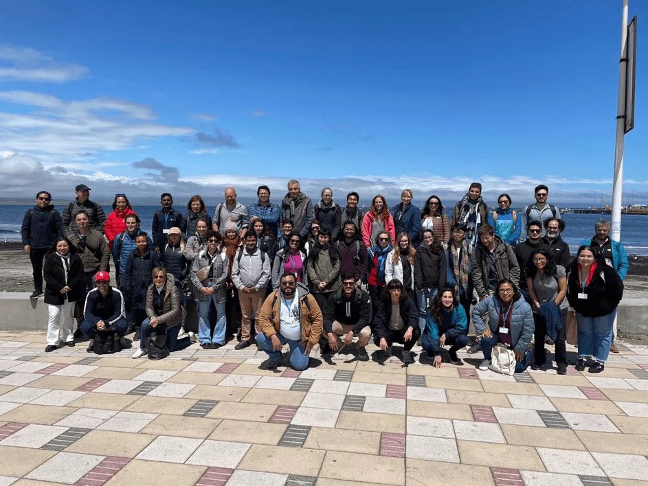 #OceanDecade partners held a Summer School in Nov'23 in #Chile teaching ocean acidification and deoxygenation science to ECOPs🌊🇨🇱 33 young researchers from 17 countries engaged with experts with presentations, modeling, experiments & more. 👩‍🏫🏆 Details: ow.ly/VXcC50Qio0c