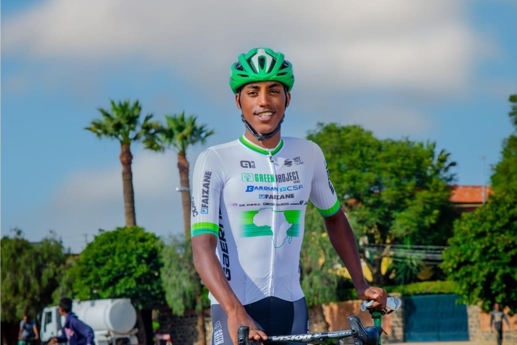 🚴‍♂️🌍 ANNONCE SPÉCIALE : HENOK MULUBBRHAN ÉLU CYCLISTE AFRICAIN 2023 🏆🔥 L’Erythréen Henok Mulubrhan est le lauréat du 12e Trophée du Cycliste africain, il devance son compatriote Biniam Girmay, lauréat ces trois dernières années, et le Marocain Achraf Ed Doghmy 🚴‍♂️