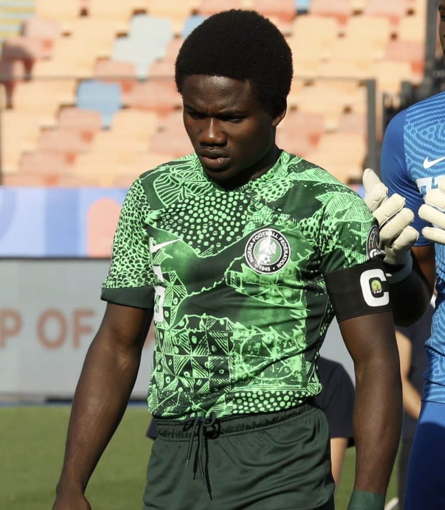 👤Daniel Bameyi🇳🇬(CB-RB,1.69,06')
Team: Yumyum FC
Foot: Right
💪Strengths
-Anticipation
-Pace &amp; Athleticism
-Aerial Ability(even though his height)
-Defend direct play
-Cover other CB
-Leadership
-Recognise when to jump off the line
-Recovery runs
-Def. positioning(for crosses)