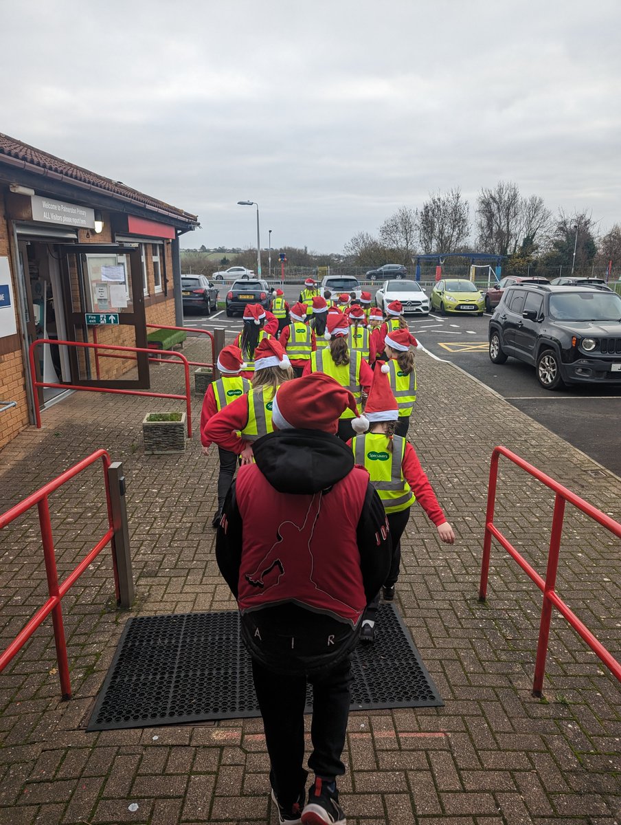 palmerston_p_s's tweet photo. The choir have just left the school and are on their way to @homebargains to perform. Why not go down and support them #ppsExpressive https://t.co/TS0eidVyhe