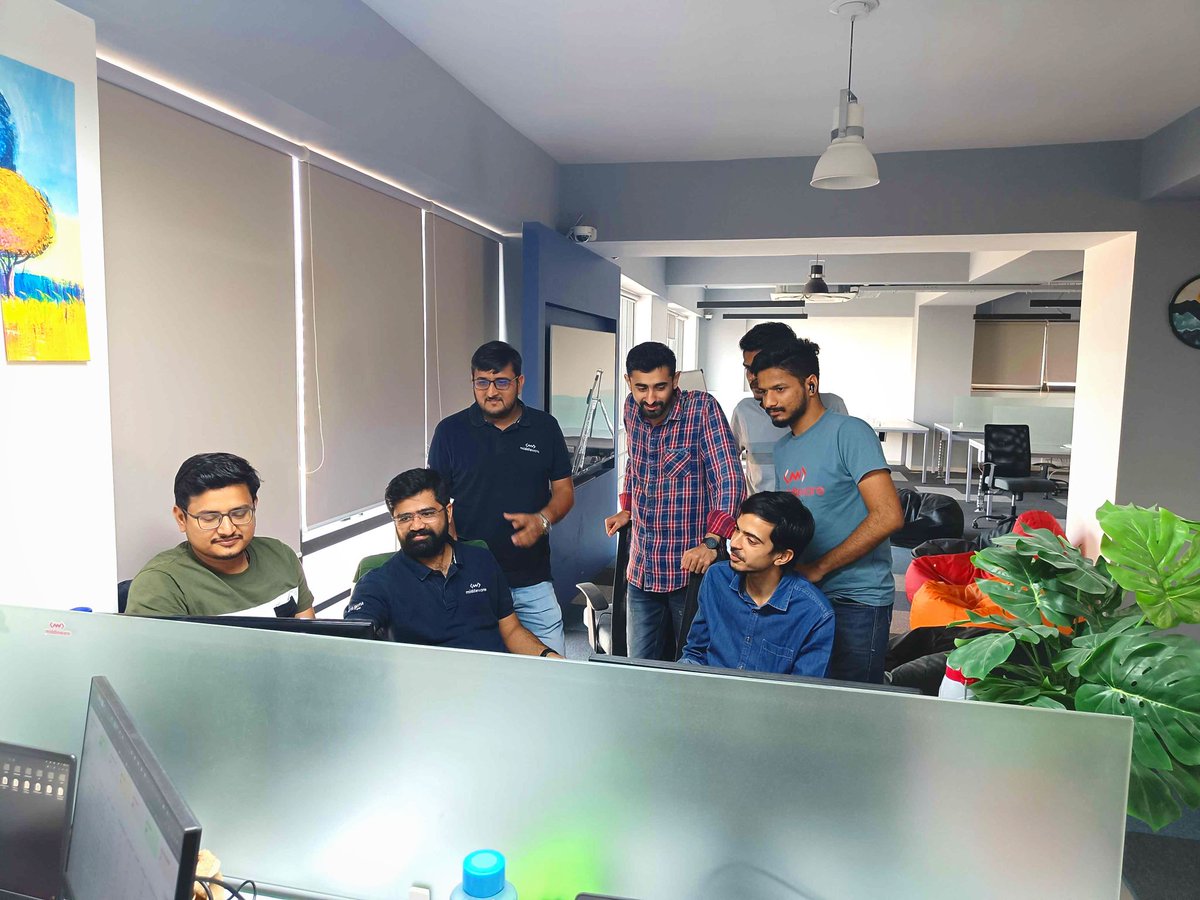 Middleware_Labs's tweet image. 🚀Cracking the code to a perfect Friday at @Middleware_labs HQ!😄

#tgif #fridayfun #officelife #teambuilding #productdesign #productdevelopment #workfamily