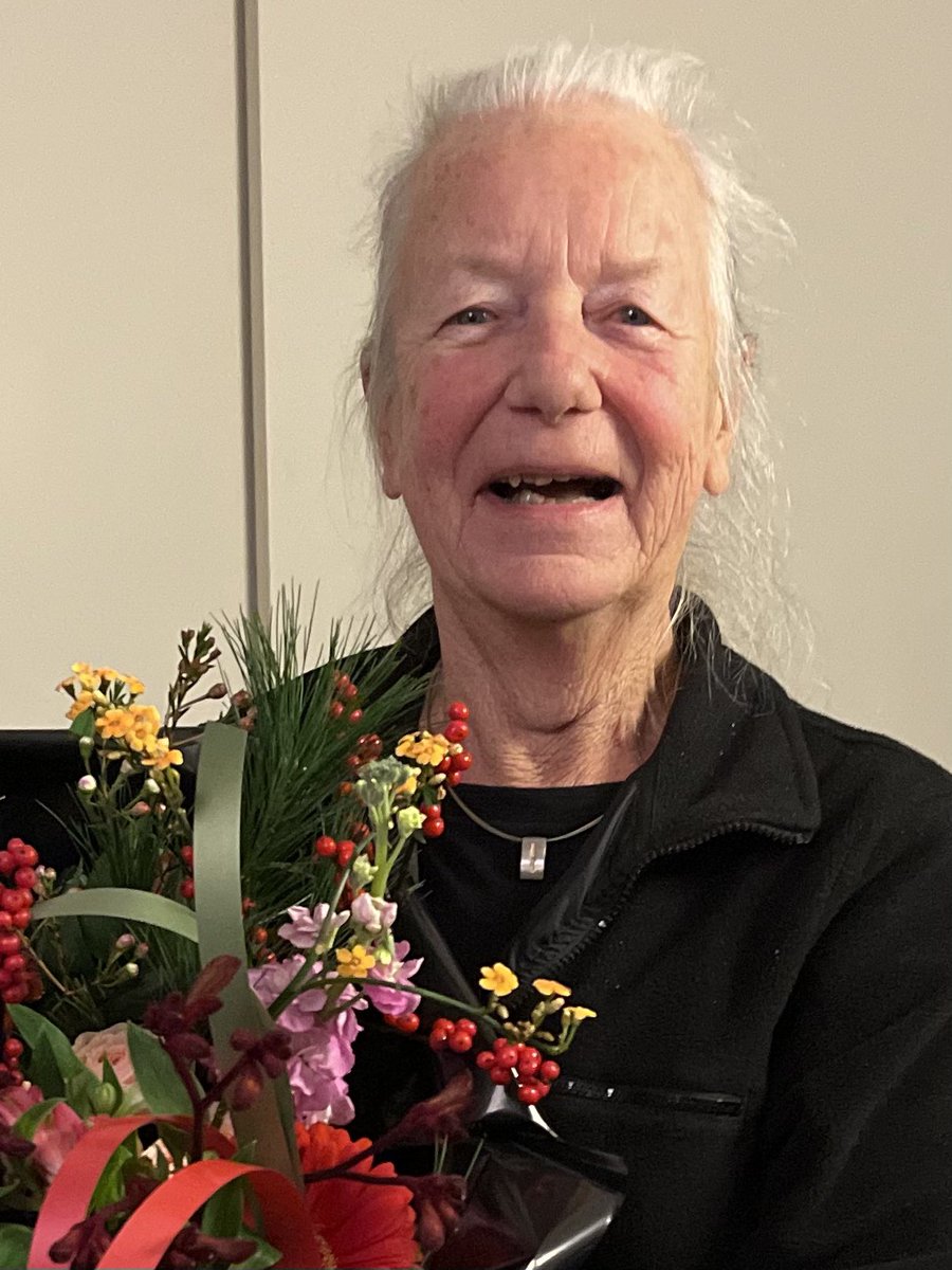 Hester Kuper heeft afscheid genomen als voorzitter van Museum Nagele. In de afgelopen jaren was zij het altijd vrolijke en voor iedereen herkenbare gezicht bij alle festiviteiten, openingen van tentoonstellingen en bijeenkomsten voor vrijwilligers. Hester bedankt  !