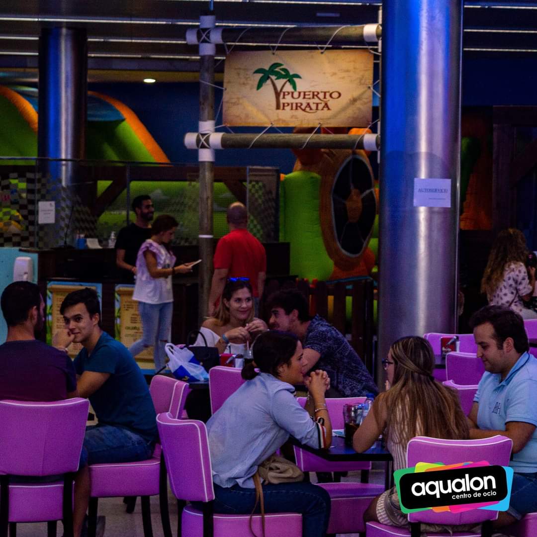 👧👦Disfruta con los más pequeños en el parque de bolas Puerto Pirata, situado en el interior de Bowling Aqualon 

¡El mejor plan de finde!🥳

🎂Reserva de lunes a viernes para celebrar tu cumpleaños.

#conmasganasquenunca
#ilovehuelva