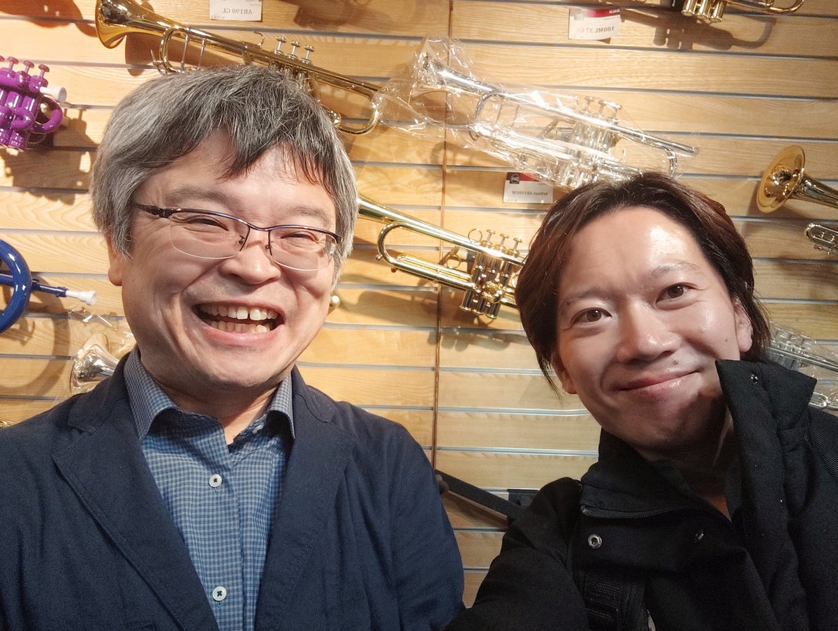 名古屋在住時代にお世話になった名古屋バルドン・フィルステージの元店長の内藤さんと、渋谷ノナカ・ミュージックハウスにて奇跡の再会を果たしました。

広い部屋でバックボアを試奏させて頂き、生音を聴いてもらい、お陰様で良いバックボアと出会う事ができました。

ありがとうございました！