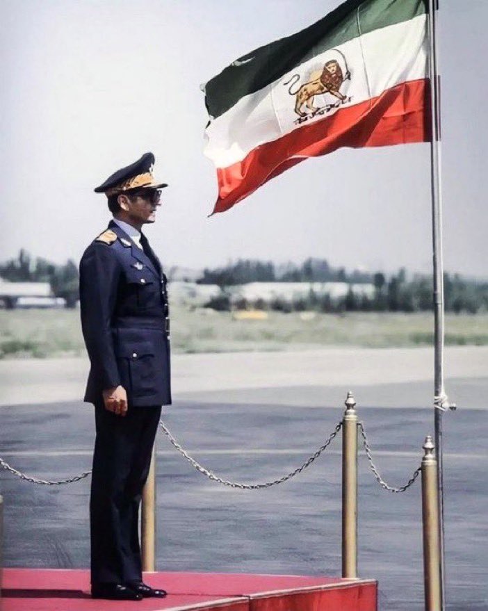 Pirooz25372's tweet image. ✅ اصول_۶ گانه ملی-گرایی در سیستم پادشاهی:
۱)کشور من؛ معبد من و
دین من؛ ایران است
۲)من ایرانی هستم و تمامیت ارضی ایران، اقتدار و آبادانی وطنم و سربلندی و خوشبختی ایران و ایرانی خطوط قرمز من است
۳)فارغ از هر نوع قومیت، زبان و لهجه؛ ما همه فرزندان کوروش کبیر و ایران-زمینیم…