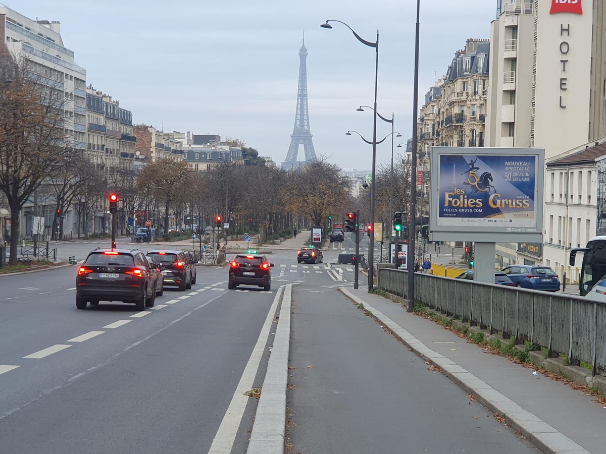Les Folies partout à Paris ! Une belle campagne d’affichage par Clearchannel !