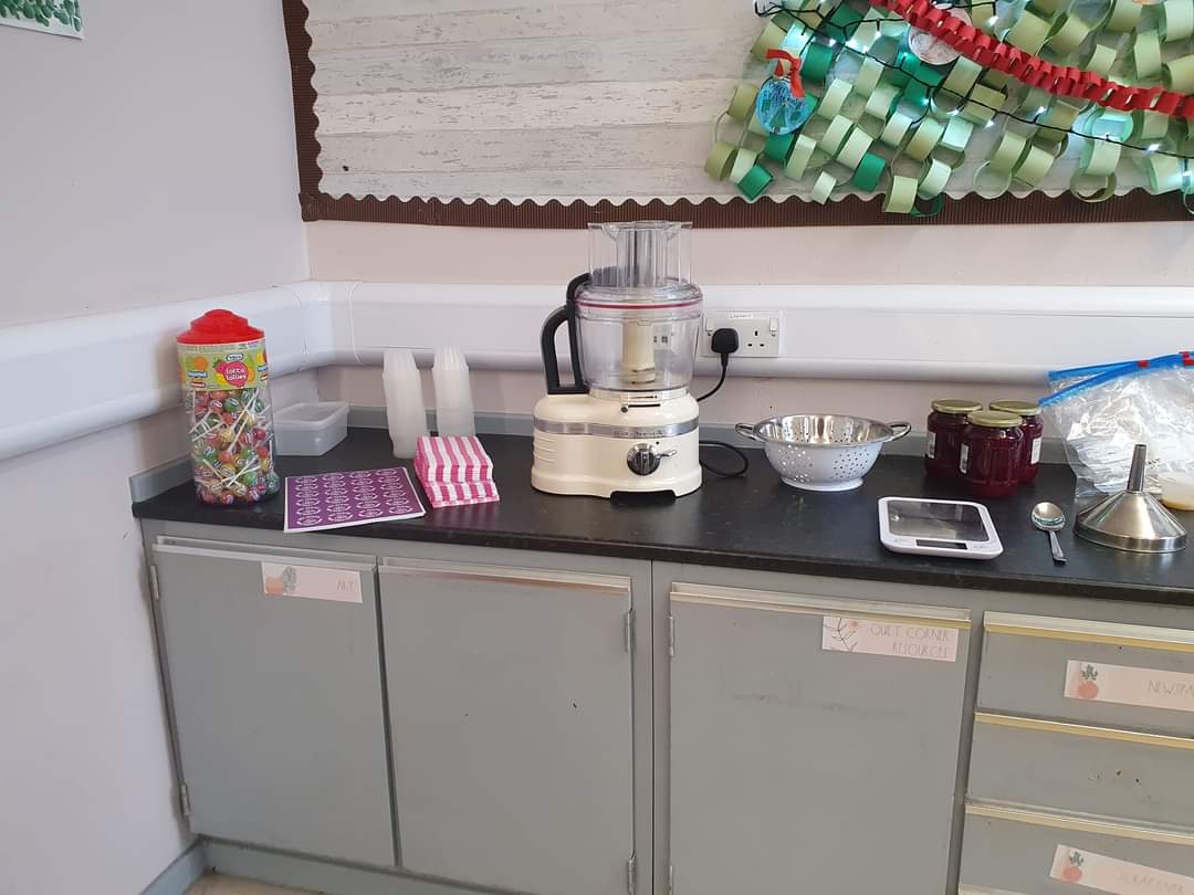 DYW Moray (@dywmoray) on Twitter photo 🌟 A huge thank you to Conor from <a href="/Beetthissauce/">Beet This Food Sauce</a> for an incredible session with the P4s at @StGerardinePS! 📚🚀 Exploring the world of business is great fun, especially getting hands-on making and tasting this amazing new sauce experience. #BusinessEducation #BeetThisSauce 🎉 🌟 A huge thank you to Conor from <a href="/Beetthissauce/">Beet This Food Sauce</a> for an incredible session with the P4s at @StGerardinePS! 📚🚀 Exploring the world of business is great fun, especially getting hands-on making and tasting this amazing new sauce experience. #BusinessEducation #BeetThisSauce 🎉