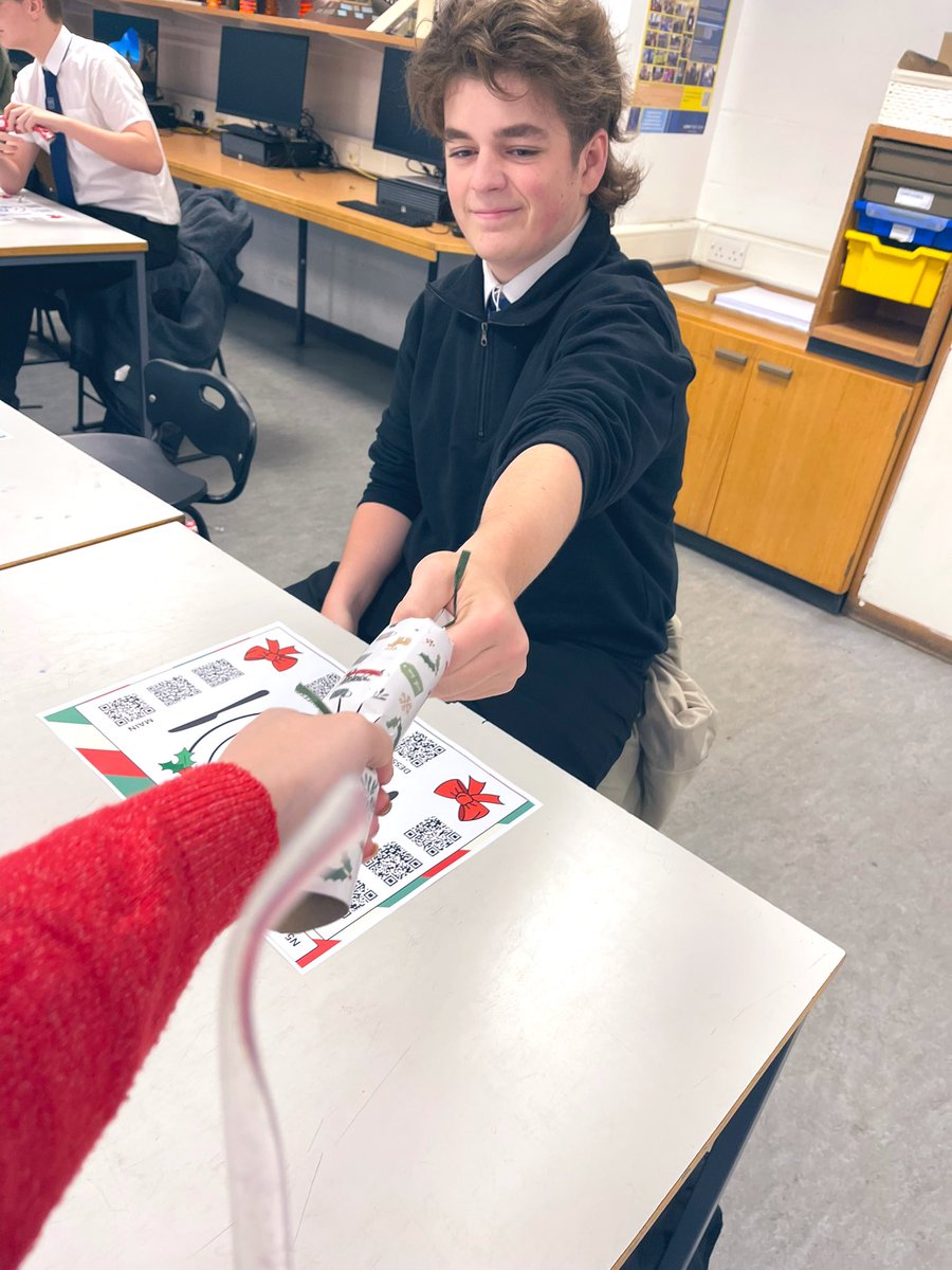 National 5 Graphics took part in their annual Christmas dinner, revising topics ahead of the prelim with our Christmas cracker hidden questions! 🎁🎄🤩🙌🎅🏼

Our Christmas revision plate went down a treat 🎄🍽️

<a href="/LarbertHigh/">Larbert High School</a> <a href="/LHSTechnologies/">LHS Technologies</a> @MrKaneTech <a href="/S4LHSYT/">S4 Year Team</a> <a href="/MrShieldsLHS/">Mr Shields</a>