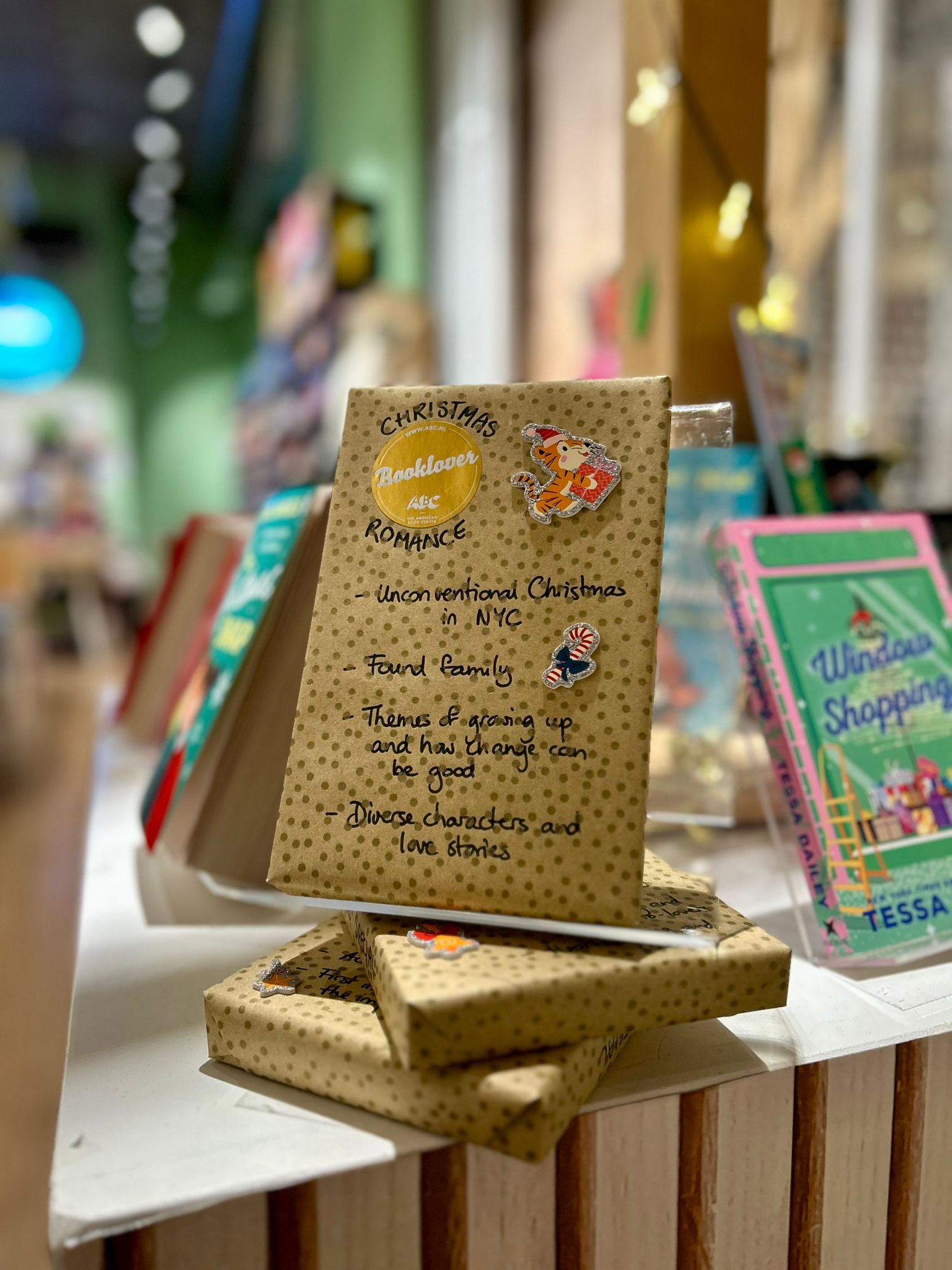 The American Book Center on X: Thanksgiving is creeping ever closer, so  make sure you have the date saved! There will be Golden Bookmarks, live  music in our Amsterdam store, a bake-off