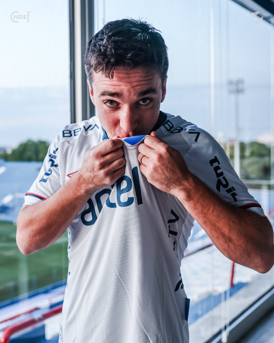 “Quería volver vigente a Nacional. Era mi deseo. Le dije a mi representante ‘quiero ir ahora y si no es ahora cuando?”

Mauricio Pereyra en #Minuto1
💻CarveDeportiva.uy