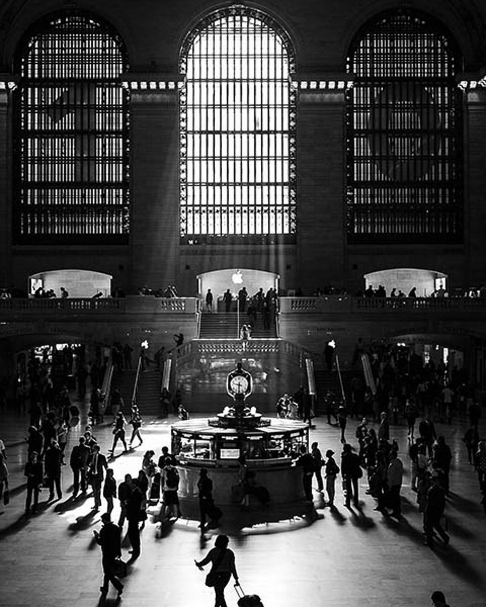 Grand Central Terminal in New York 🗽📷 by Stacey Leece Vukelj #trainstation #grandcentral #nyc #usa #newyork