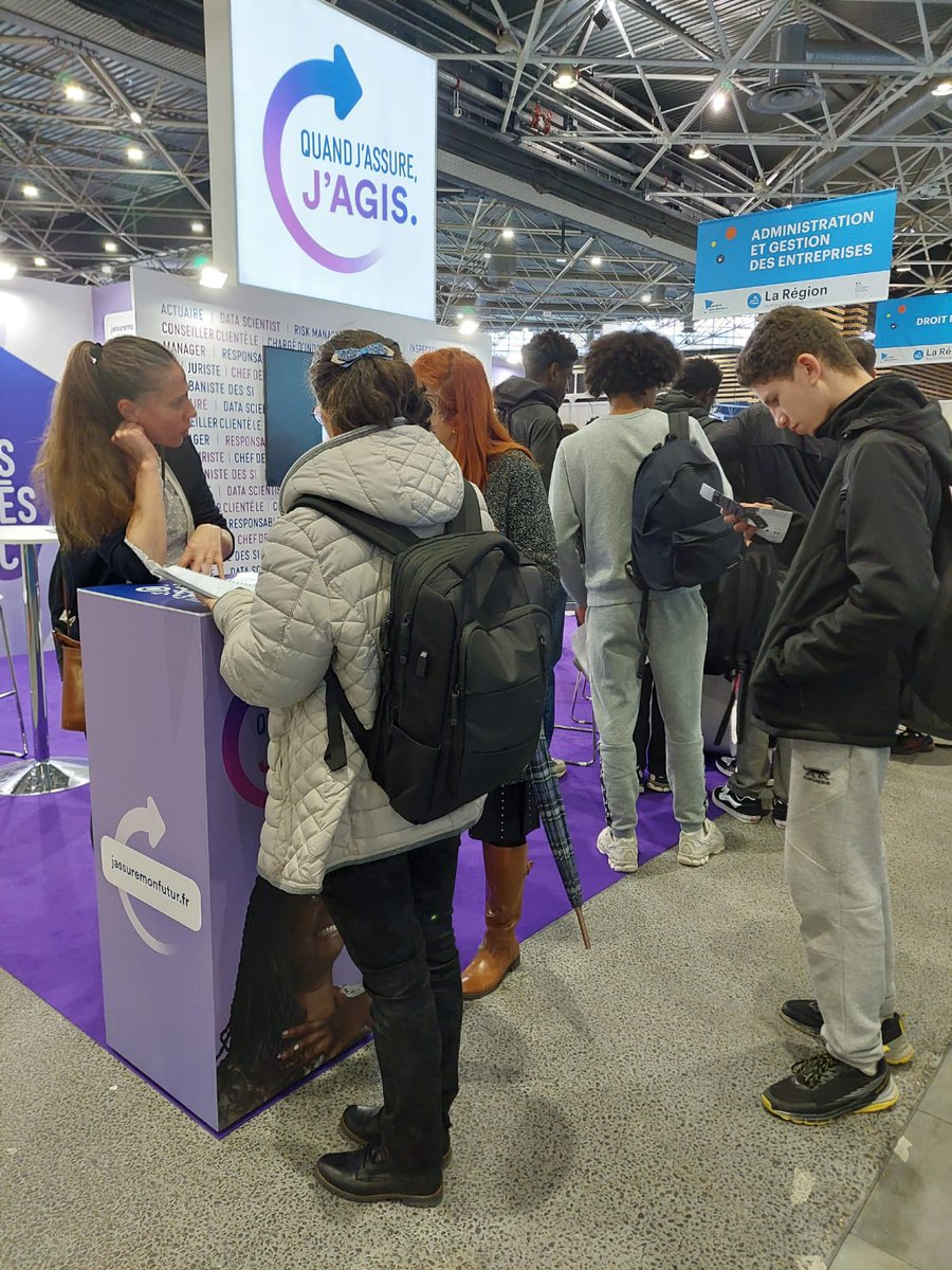 #MDM2023 | Nos équipes sont sur le qui-vive, prêtes à rencontrer vos étudiants 🤝​
⏰ Jusqu'à dimanche 18h, nous sommes présents sur 2️⃣ stands au salon Mondial des métiers 📍 à l'Eurexpo de Lyon ​
🔵 Rdv stand A14 pour découvrir les #métiers du #numérique, de l'#ingenierie, de