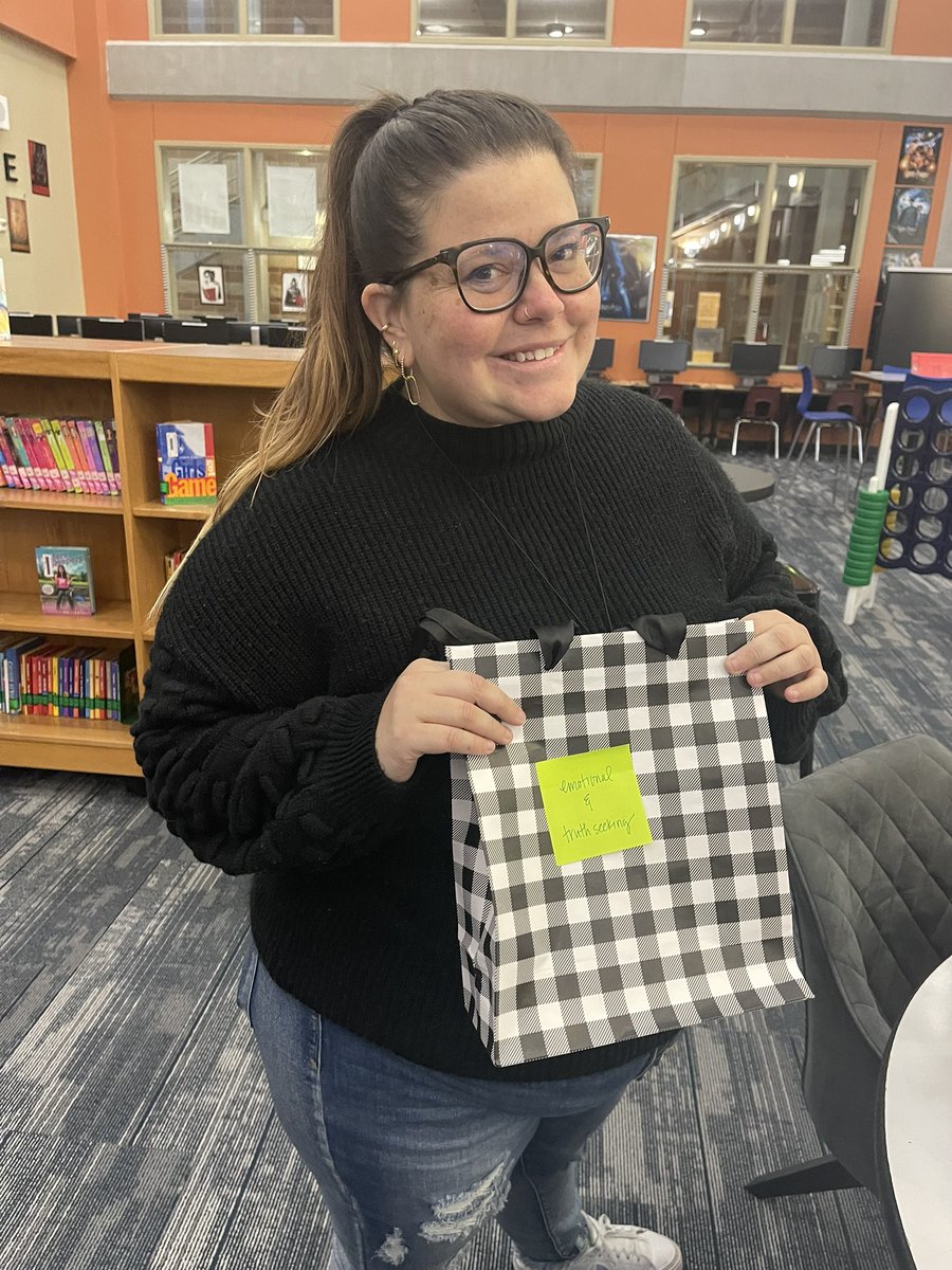BMSS_LIB's tweet image. @BMSS_lib Annal book exchange. #ReadersAreLeaders @BoerneMSSouth