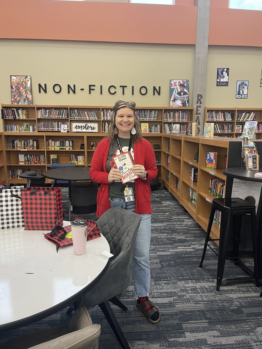 BMSS_LIB's tweet image. @BMSS_lib Annal book exchange. #ReadersAreLeaders @BoerneMSSouth