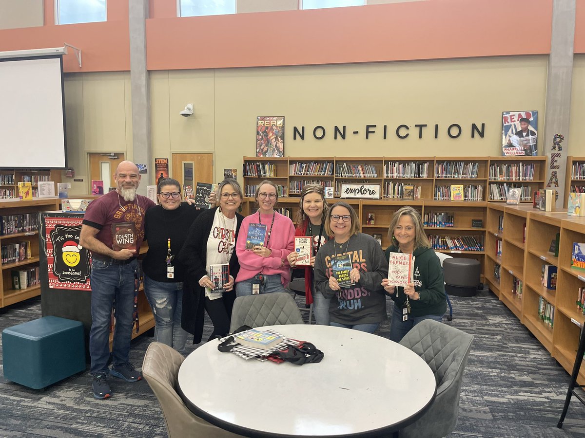 BMSS_LIB's tweet image. @BMSS_lib Annal book exchange. #ReadersAreLeaders @BoerneMSSouth