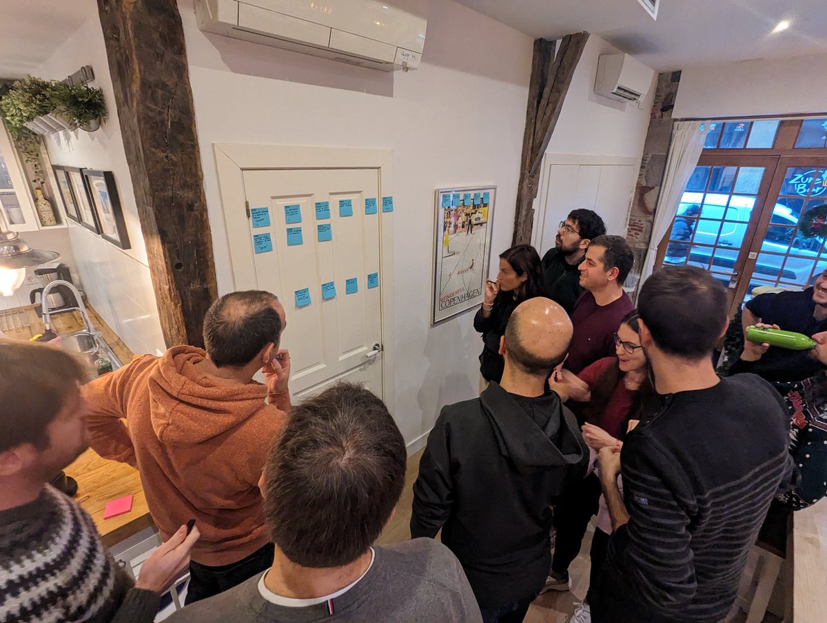 LibereTech's tweet image. Nuevo offsite del equipo, esta vez ha tocado salirse del roadmap y OKRs para fliparnos con ideas que cuesta encontrar hueco para empujar 🤯