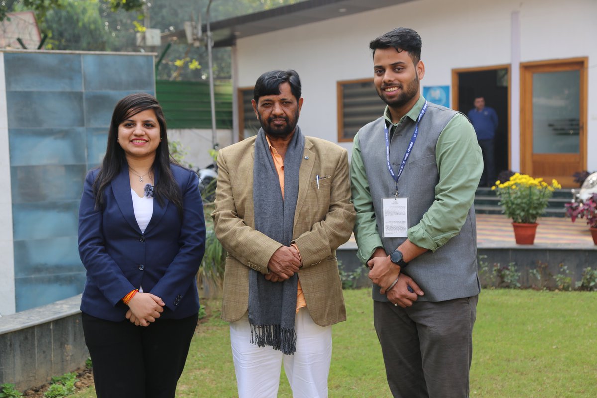 Had the opportunity to interview Shri @mp_kaushal ji, Union Minister of State for Housing and Urban Development, in a special episode of #SVANidhiseNayaSavera podcast with my colleague @meenakshispeak_.