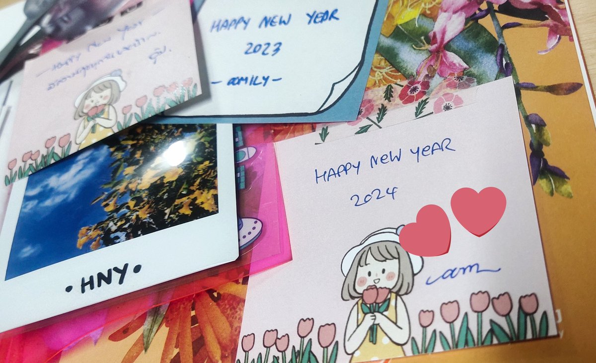 vva1ee's tweet photo. @ioomily น้องมาแล้วววว เป็น hny ที่มาชน hbd พอดี แต๊งกิ้วน้าาา
ปีหน้าให้เปิดขายคนทั่วไปเถอะ pls 
55555555 https://t.co/ywQSirU64D
