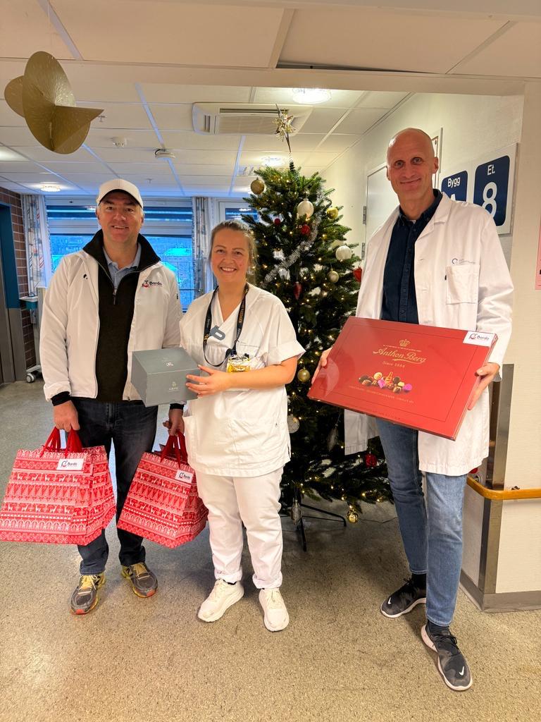 The Bardo Foundation (@bardofoundation) on Twitter photo 🎄 Holiday Joy from The Bardo Foundation! 🌟
Delighted to gift Christmas presents to young osteosarcoma fighters at Radium Hospital in Oslo. 🏥🎅
Spreading cheer and hope to these courageous kids this festive season. ❤️
#TheBardoFoundation #Osteosarcoma <a href="/oslounivsykehus/">Oslounivsykehus</a> 🎄 Holiday Joy from The Bardo Foundation! 🌟
Delighted to gift Christmas presents to young osteosarcoma fighters at Radium Hospital in Oslo. 🏥🎅
Spreading cheer and hope to these courageous kids this festive season. ❤️
#TheBardoFoundation #Osteosarcoma <a href="/oslounivsykehus/">Oslounivsykehus</a>