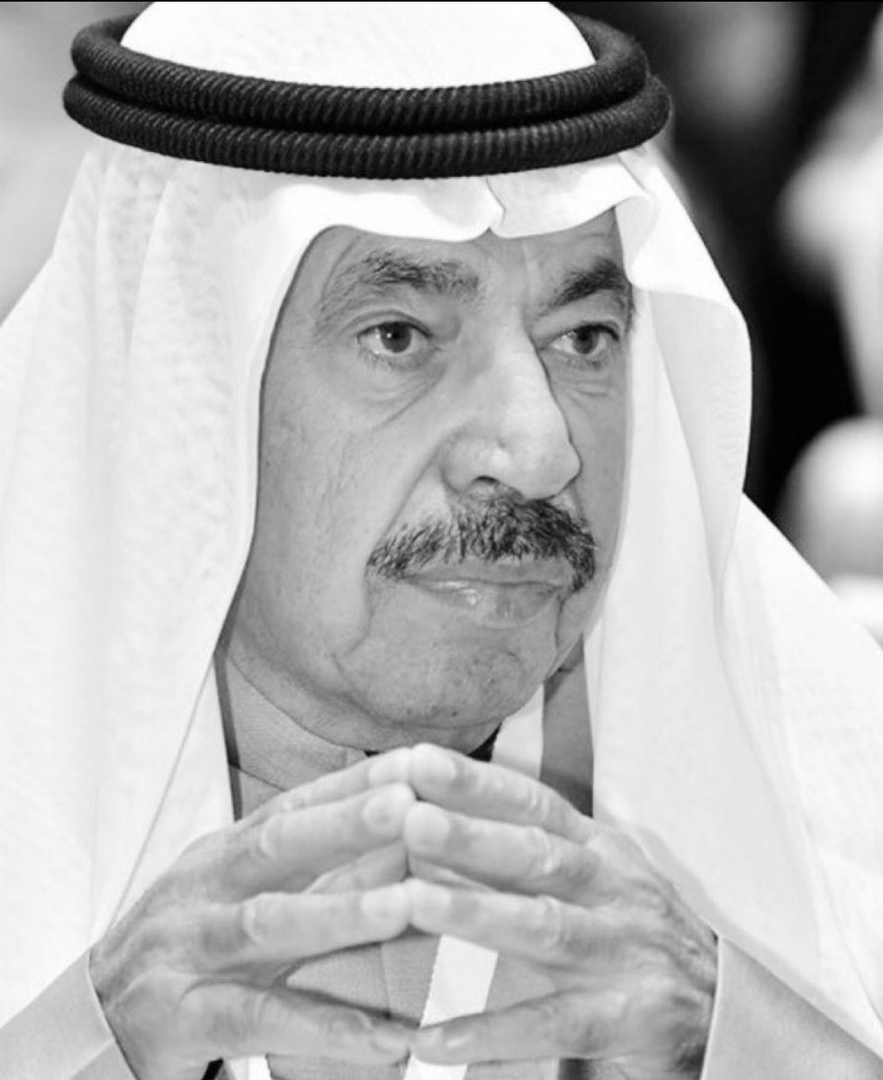 فقدت الكويت اليوم أحد رجالها المخلصين وأحد قاماتها الثقافية والشعرية والخيرية

رحم الله الفقيد الأديب #عبدالعزيز_سعود_البابطين وأسكنه فسيح جناته وألهم ذويه وكل محبيه الصبر والسلوان 

إنا لله وإنا إليه راجعون