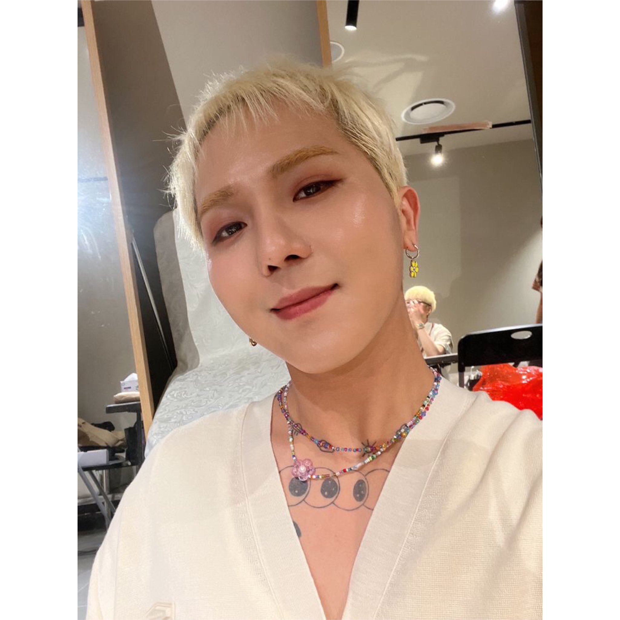 Mino selfie sales