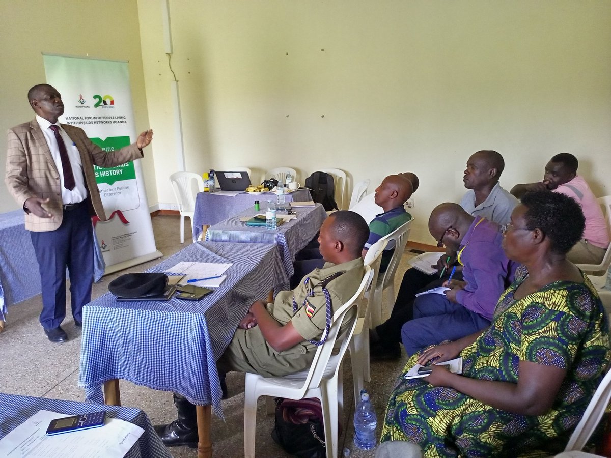 NAFOPHANU's tweet photo. We secured a commitment from Dr. Edson Tumusherure, District Health Officer, Isingiro to address the issues of client privacy and the poor attitude of health workers towards People Living with #HIV and Key Populations
#JASProgramme
#NafophanuUpdates
#NAFOPHANUat20 https://t.co/sKjkpLFzBh